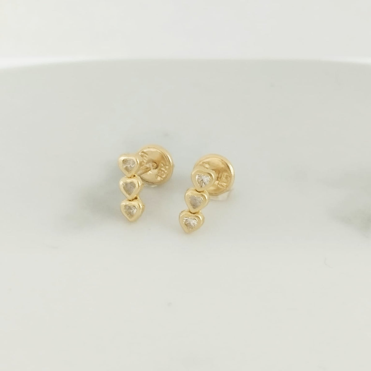 Topo Trio Corazon Con Circon Blanco 8mm /0.74/gr ID: 2289